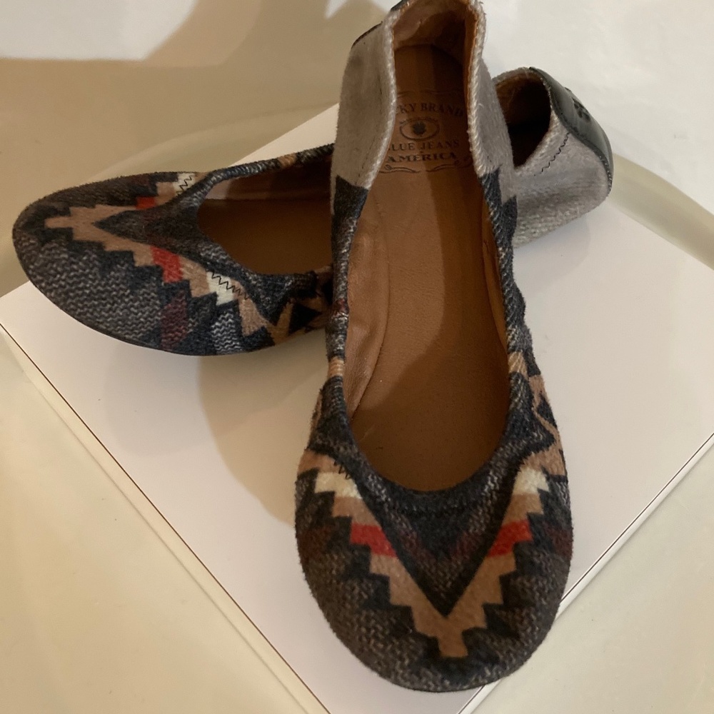 NWOT Lucky Brand Aztec Print Ballet Flats